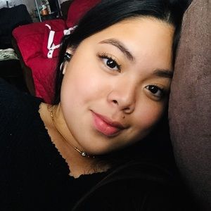 Meet your Posher, Sarina